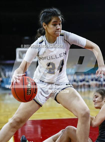 Thumbnail 2 in Green Mountain vs Mullen (CHSAA 4A Final 4) photogallery.