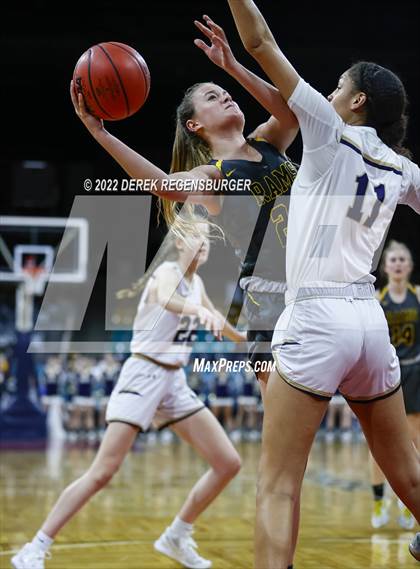 Thumbnail 1 in Green Mountain vs Mullen (CHSAA 4A Final 4) photogallery.