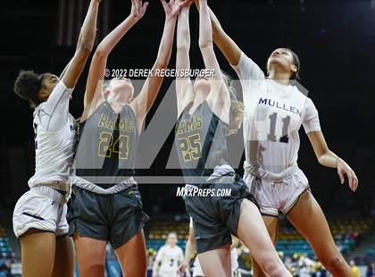 Thumbnail 3 in Green Mountain vs Mullen (CHSAA 4A Final 4) photogallery.