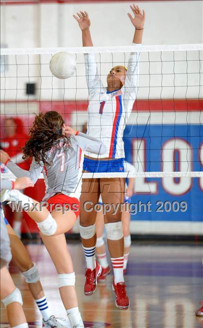 Thumbnail 2 in Los Alamitos @ Mira Costa (CIF SS Playoffs) photogallery.