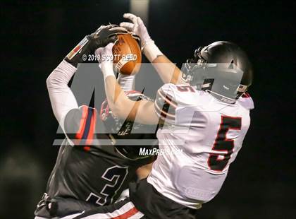 Thumbnail 1 in Jonathan Alder vs. Bishop Hartley (OSAA DIII Regional Final) photogallery.