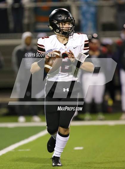 Thumbnail 3 in Jonathan Alder vs. Bishop Hartley (OSAA DIII Regional Final) photogallery.