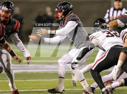 Thumbnail 3 in Jonathan Alder vs. Bishop Hartley (OSAA DIII Regional Final) photogallery.