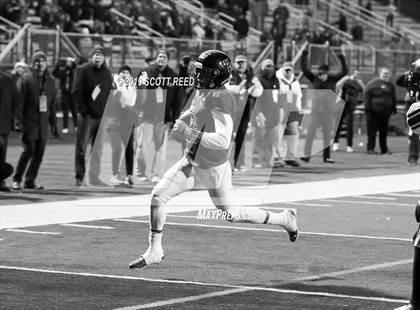 Thumbnail 3 in Jonathan Alder vs. Bishop Hartley (OSAA DIII Regional Final) photogallery.