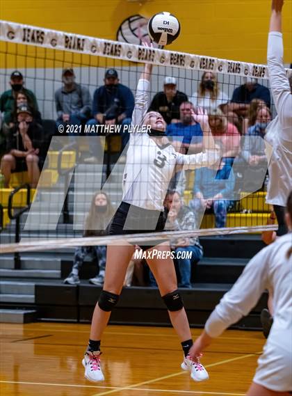 Thumbnail 1 in Holly Springs vs Gray's Creek (NCHSAA 4A - Second Round) photogallery.