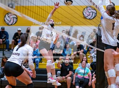 Thumbnail 3 in Holly Springs vs Gray's Creek (NCHSAA 4A - Second Round) photogallery.