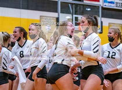 Thumbnail 3 in Holly Springs vs Gray's Creek (NCHSAA 4A - Second Round) photogallery.