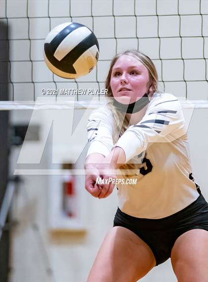 Thumbnail 2 in Holly Springs vs Gray's Creek (NCHSAA 4A - Second Round) photogallery.