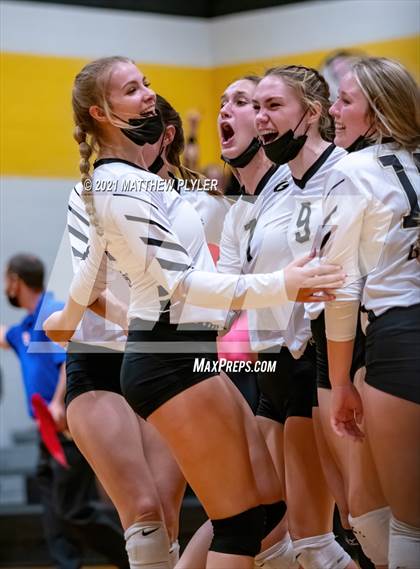 Thumbnail 2 in Holly Springs vs Gray's Creek (NCHSAA 4A - Second Round) photogallery.