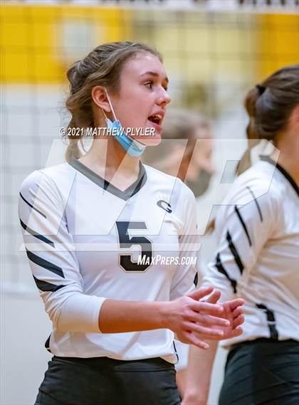 Thumbnail 1 in Holly Springs vs Gray's Creek (NCHSAA 4A - Second Round) photogallery.