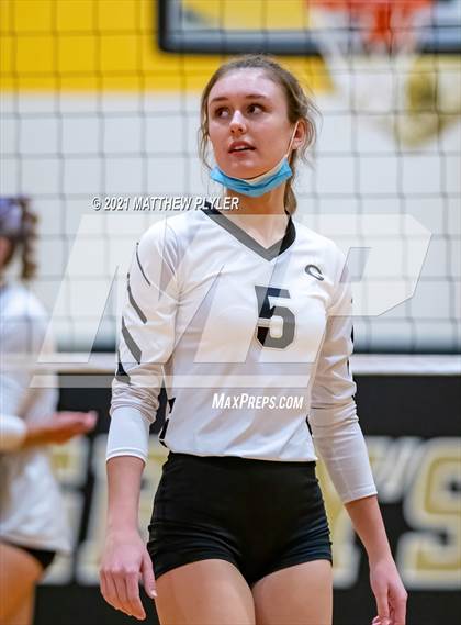 Thumbnail 2 in Holly Springs vs Gray's Creek (NCHSAA 4A - Second Round) photogallery.