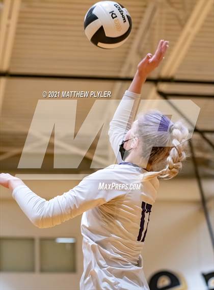 Thumbnail 1 in Holly Springs vs Gray's Creek (NCHSAA 4A - Second Round) photogallery.