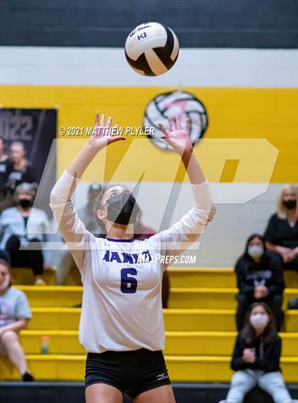 Thumbnail 2 in Holly Springs vs Gray's Creek (NCHSAA 4A - Second Round) photogallery.