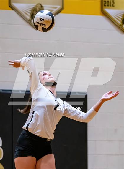 Thumbnail 2 in Holly Springs vs Gray's Creek (NCHSAA 4A - Second Round) photogallery.