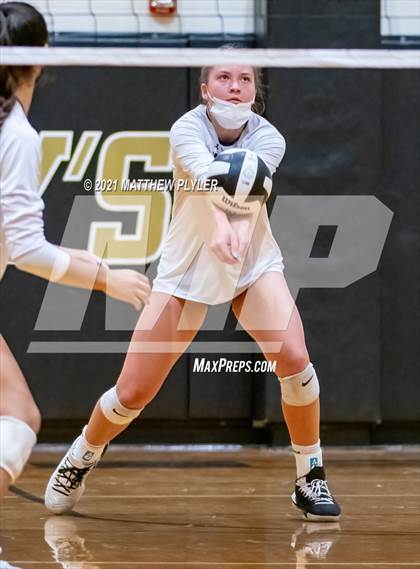 Thumbnail 1 in Holly Springs vs Gray's Creek (NCHSAA 4A - Second Round) photogallery.