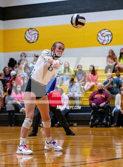 Thumbnail 2 in Holly Springs vs Gray's Creek (NCHSAA 4A - Second Round) photogallery.