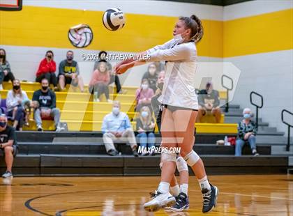 Thumbnail 2 in Holly Springs vs Gray's Creek (NCHSAA 4A - Second Round) photogallery.