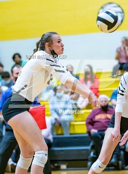 Thumbnail 1 in Holly Springs vs Gray's Creek (NCHSAA 4A - Second Round) photogallery.