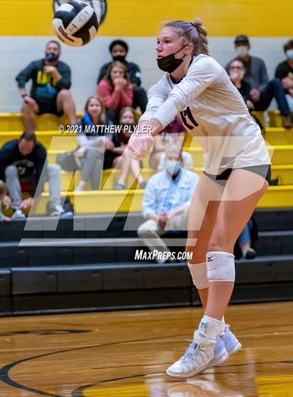 Thumbnail 1 in Holly Springs vs Gray's Creek (NCHSAA 4A - Second Round) photogallery.