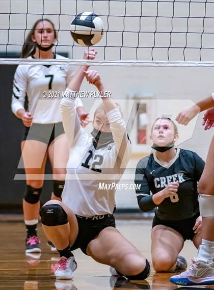 Thumbnail 3 in Holly Springs vs Gray's Creek (NCHSAA 4A - Second Round) photogallery.