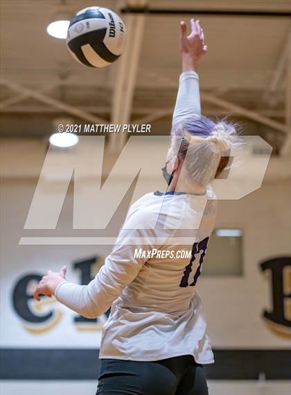 Thumbnail 1 in Holly Springs vs Gray's Creek (NCHSAA 4A - Second Round) photogallery.