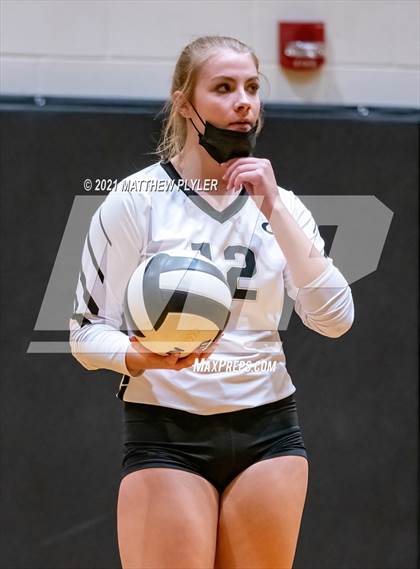 Thumbnail 3 in Holly Springs vs Gray's Creek (NCHSAA 4A - Second Round) photogallery.