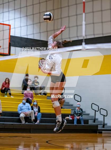 Thumbnail 1 in Holly Springs vs Gray's Creek (NCHSAA 4A - Second Round) photogallery.