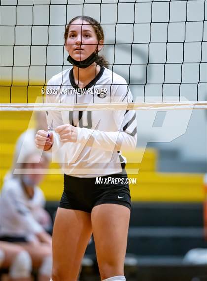 Thumbnail 1 in Holly Springs vs Gray's Creek (NCHSAA 4A - Second Round) photogallery.