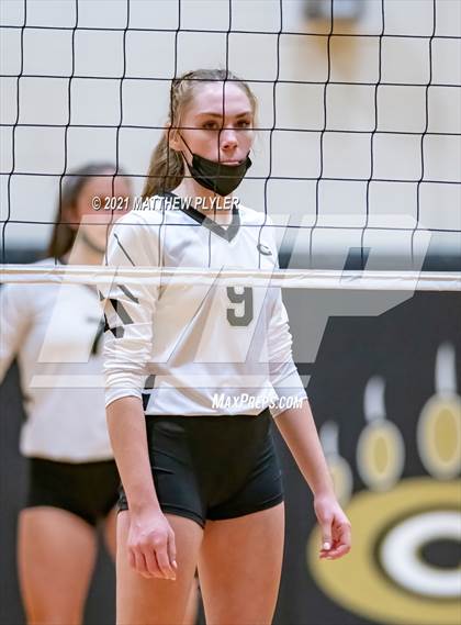 Thumbnail 1 in Holly Springs vs Gray's Creek (NCHSAA 4A - Second Round) photogallery.