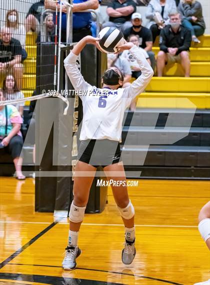 Thumbnail 3 in Holly Springs vs Gray's Creek (NCHSAA 4A - Second Round) photogallery.