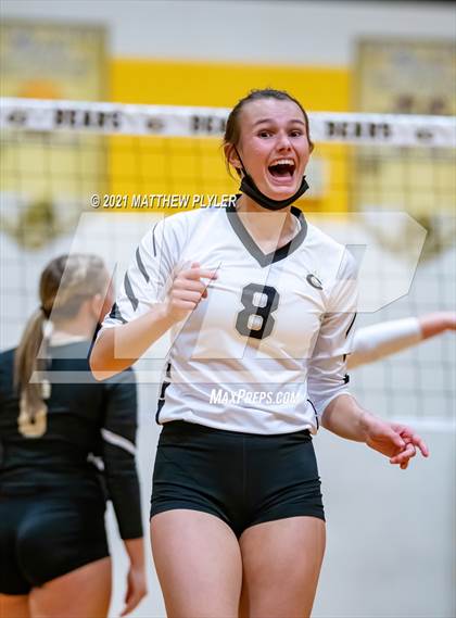 Thumbnail 1 in Holly Springs vs Gray's Creek (NCHSAA 4A - Second Round) photogallery.