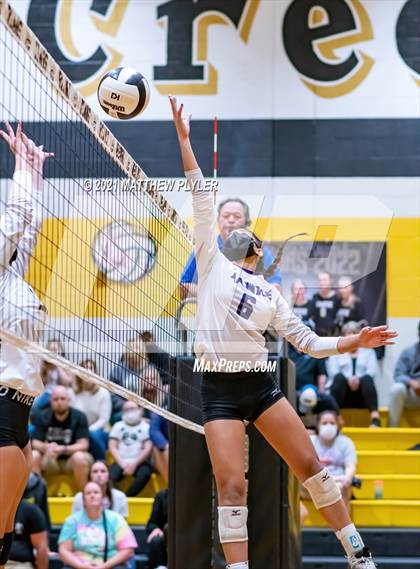 Thumbnail 3 in Holly Springs vs Gray's Creek (NCHSAA 4A - Second Round) photogallery.