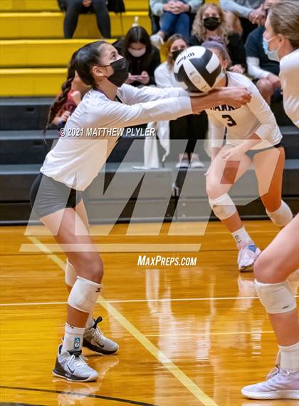 Thumbnail 1 in Holly Springs vs Gray's Creek (NCHSAA 4A - Second Round) photogallery.
