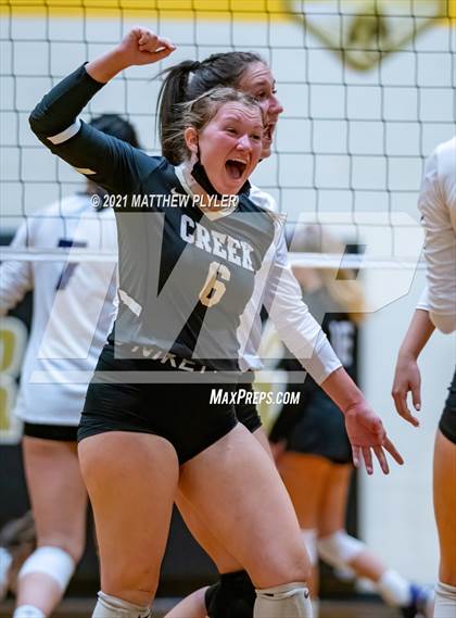 Thumbnail 3 in Holly Springs vs Gray's Creek (NCHSAA 4A - Second Round) photogallery.