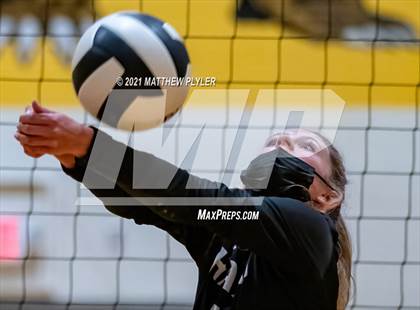 Thumbnail 2 in Holly Springs vs Gray's Creek (NCHSAA 4A - Second Round) photogallery.