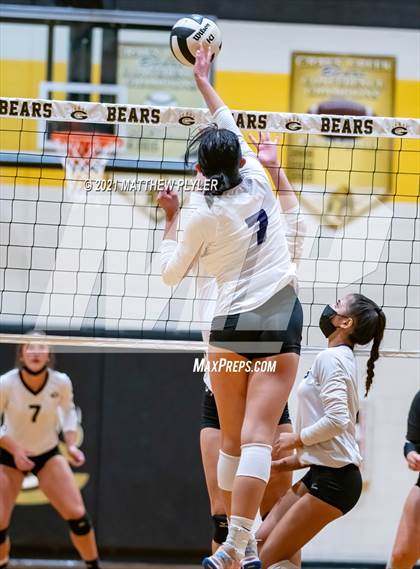 Thumbnail 3 in Holly Springs vs Gray's Creek (NCHSAA 4A - Second Round) photogallery.