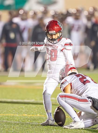 Thumbnail 3 in Vincent Memorial vs. Sweetwater (CIF SD Div.5 Section Finals) photogallery.