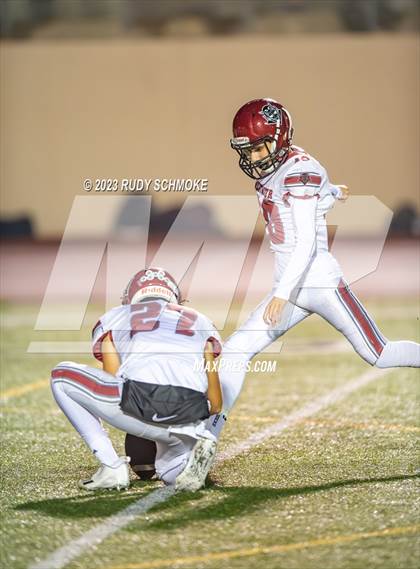 Thumbnail 1 in Vincent Memorial vs. Sweetwater (CIF SD Div.5 Section Finals) photogallery.