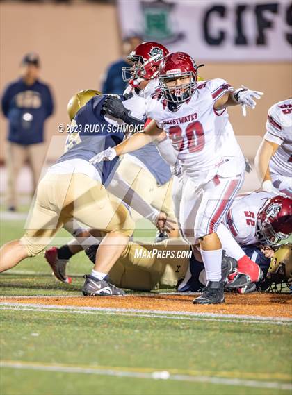 Thumbnail 1 in Vincent Memorial vs. Sweetwater (CIF SD Div.5 Section Finals) photogallery.