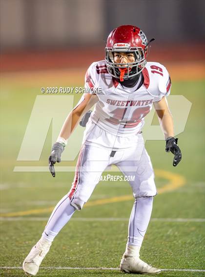 Thumbnail 3 in Vincent Memorial vs. Sweetwater (CIF SD Div.5 Section Finals) photogallery.