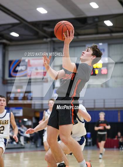Thumbnail 2 in Mt. Blue vs. Gardiner (Capital City Hoops Classic) photogallery.