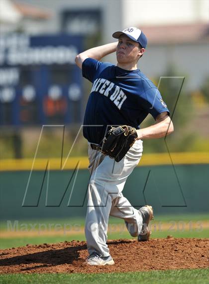 Thumbnail 2 in Crescenta Valley @ Mater Dei Catholic photogallery.