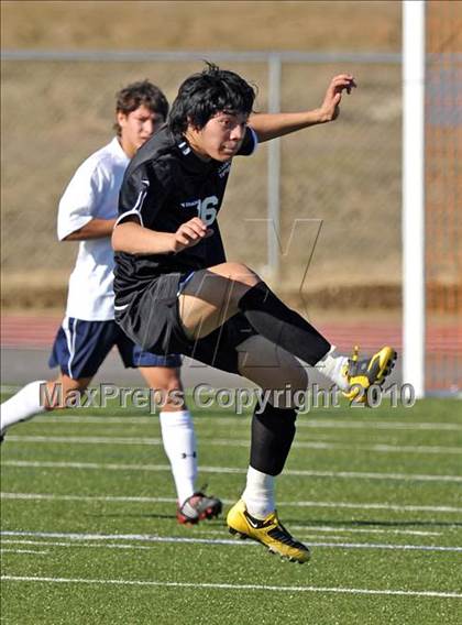 Thumbnail 2 in Wakeland vs Hillcrest (Little Elm Invitational) photogallery.