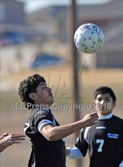 Thumbnail 3 in Wakeland vs Hillcrest (Little Elm Invitational) photogallery.