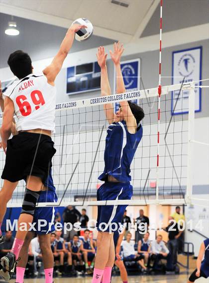 Thumbnail 2 in Saddleback Valley Christian vs. Garden Grove (CIF SS D5 Final) photogallery.