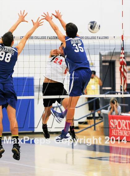 Thumbnail 2 in Saddleback Valley Christian vs. Garden Grove (CIF SS D5 Final) photogallery.