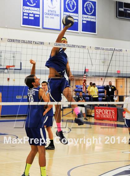 Thumbnail 2 in Saddleback Valley Christian vs. Garden Grove (CIF SS D5 Final) photogallery.