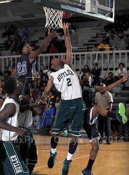 Thumbnail 2 in Butler vs. Johnson photogallery.