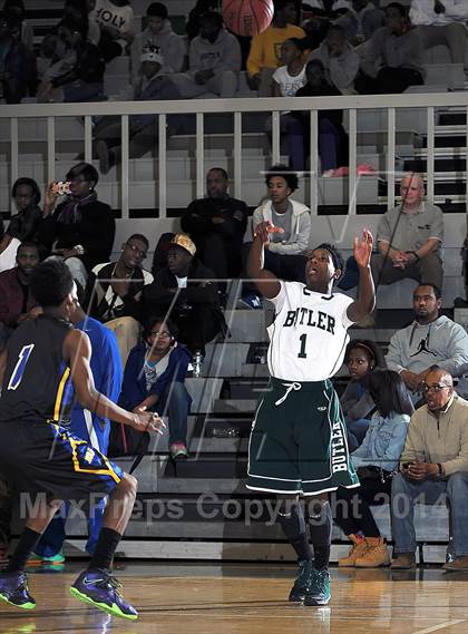 Thumbnail 3 in Butler vs. Johnson photogallery.
