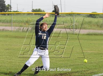 Thumbnail 1 in Holy Cross @ Incarnate Word Academy photogallery.